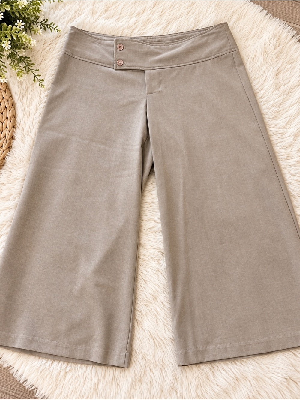 Y2k styles Wide-Leg capris in Taupe 4